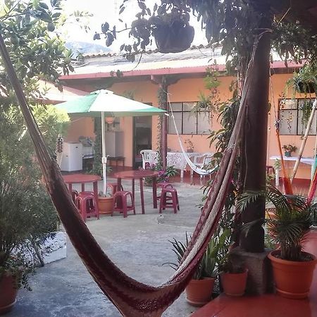 Hostal Morenos Антигуа-Гватемала Экстерьер фото