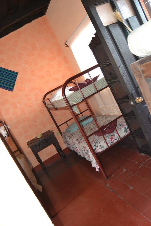 Hostal Morenos Антигуа-Гватемала Экстерьер фото