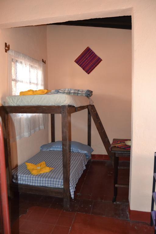 Hostal Morenos Антигуа-Гватемала Экстерьер фото
